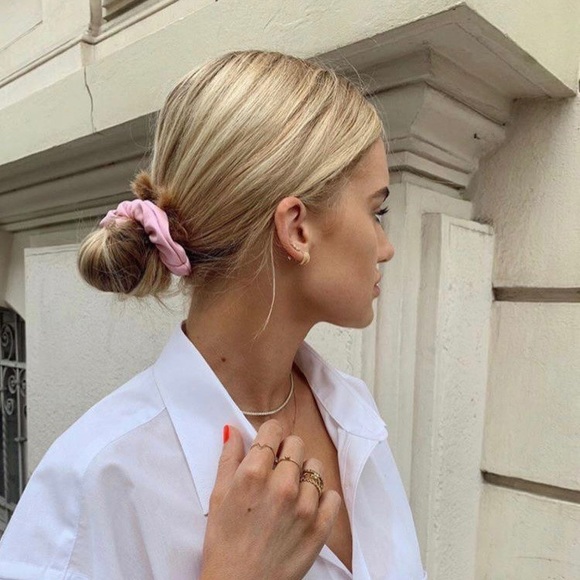 Urban Outfitters Accessories - NWT Bubble Gum Pink Velvet Hair Scrunchie
